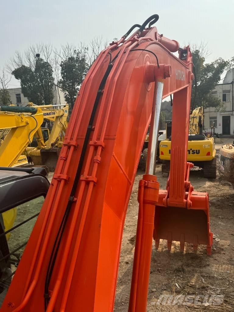 Hitachi ZX 240 Excavatoare pe șenile
