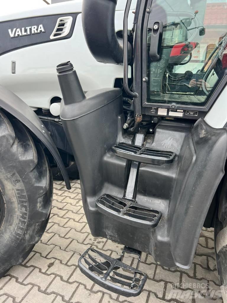 Valtra T 202 Versu Tractoare