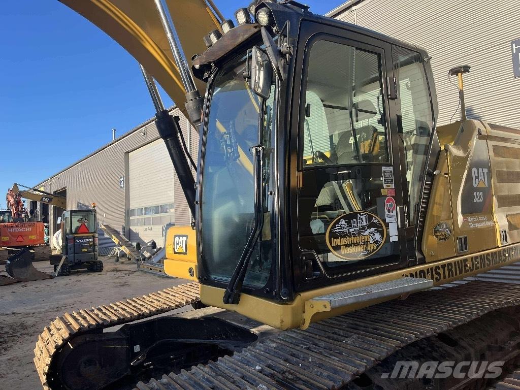 CAT 323 Nextgen Excavatoare pe șenile
