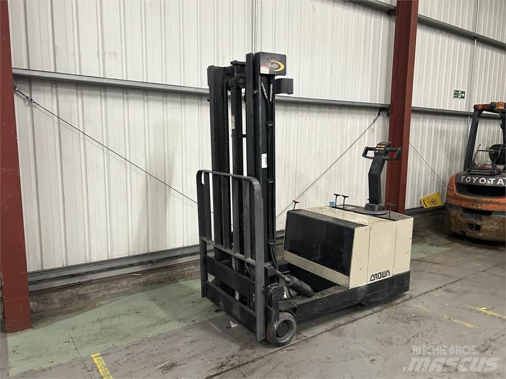 Crown 40WBTL Transpaleta manuala