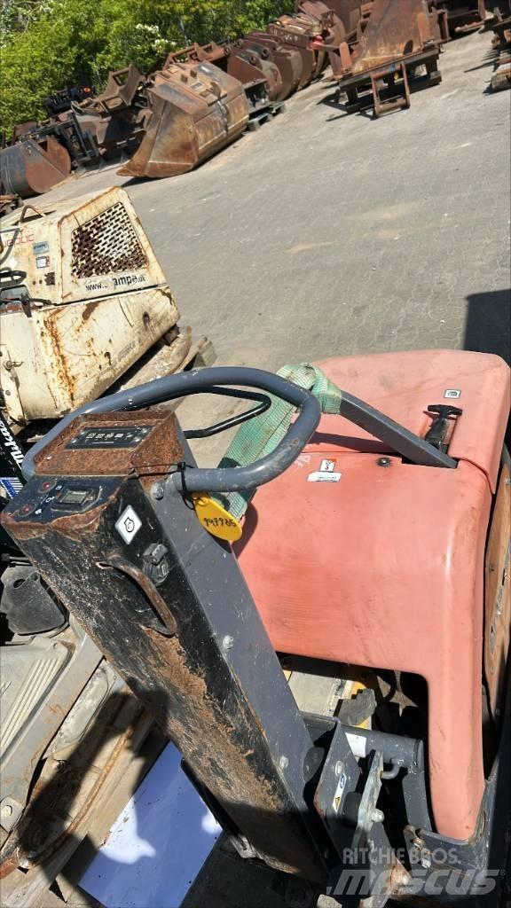 Husqvarna LG504 Vibratoare