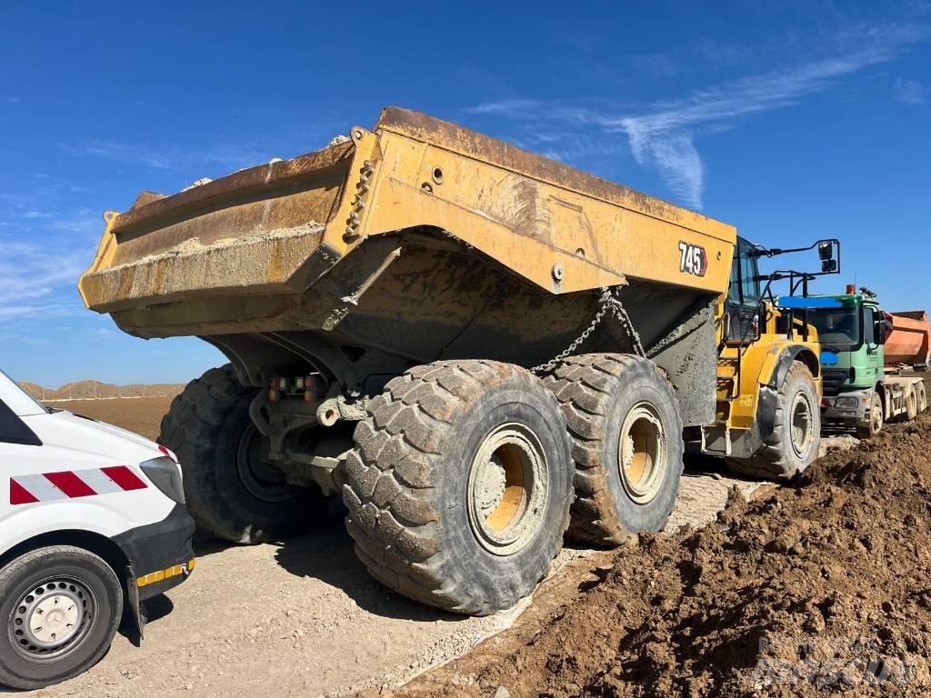 CAT 745 Transportoare articulate