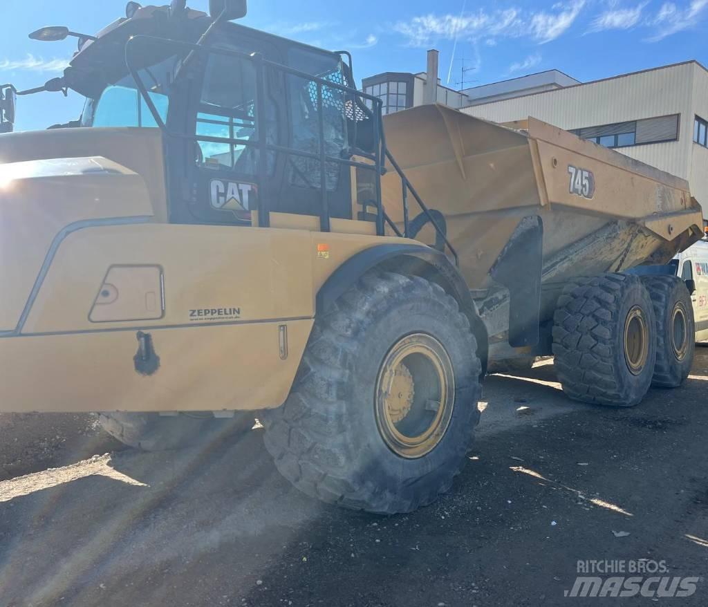 CAT 745 Transportoare articulate