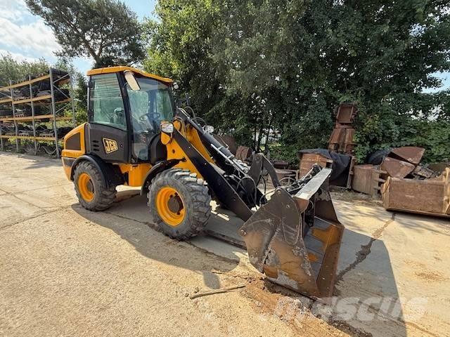 JCB 406 Incarcator pe pneuri