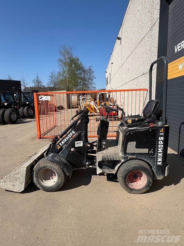 Knikmops KM 100 Incarcator pe pneuri