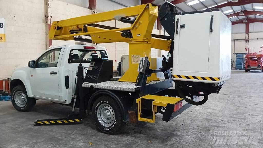 VERSALIFT LAT 135 Platforme aeriene montate pe camion