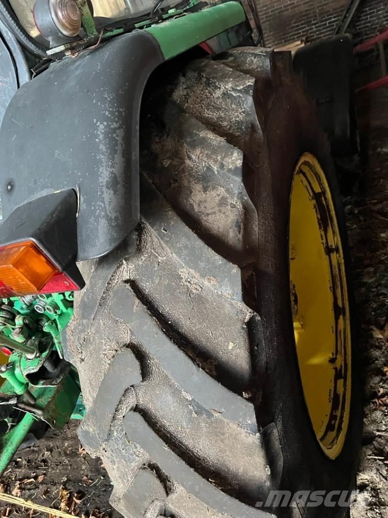 John Deere 2040A Tractoare