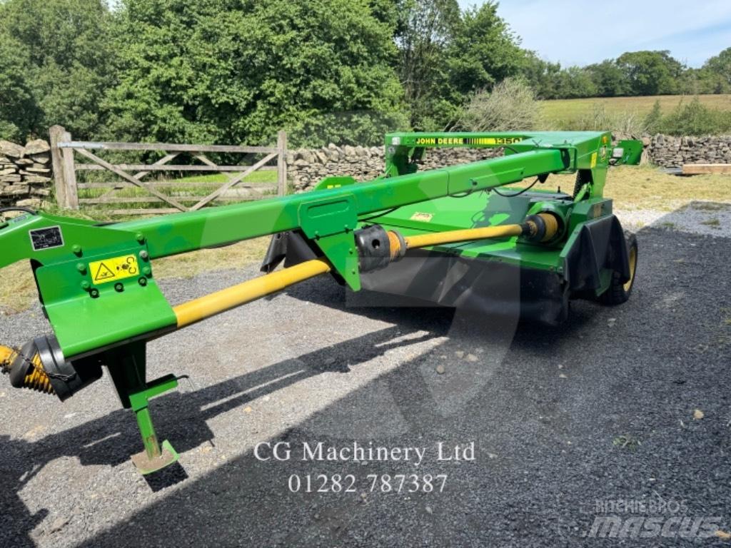 John Deere 1350 Cositoare de iarba cu umidificator