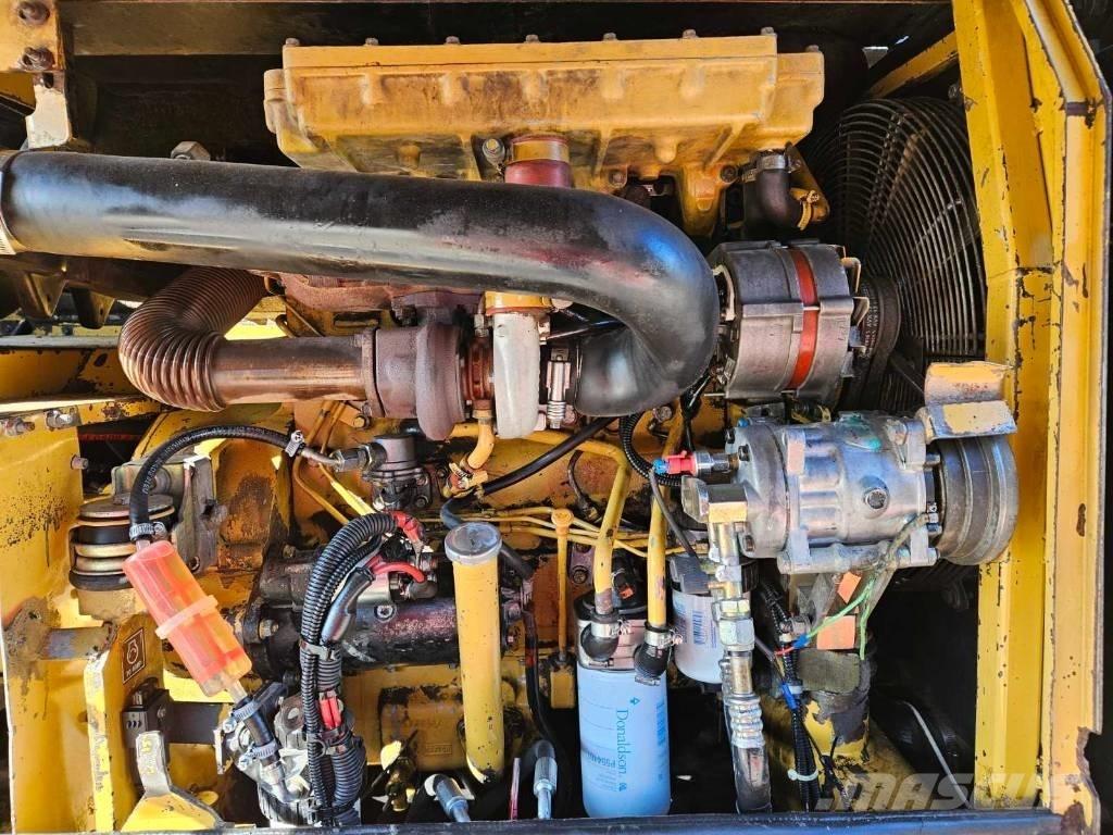 CAT M 312 Excavatoare cu roti
