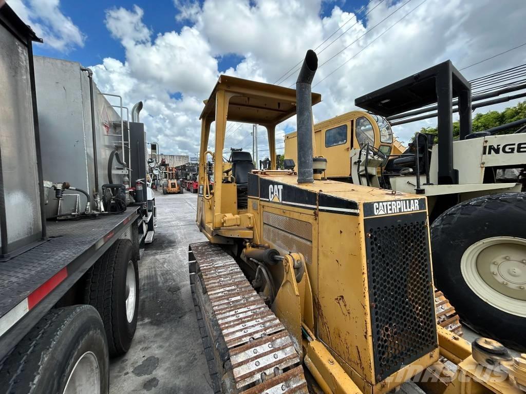 CAT D 3 C III Buldozere pe senile