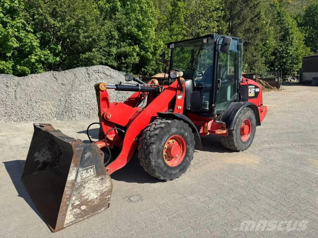 CAT 906M Incarcator pe pneuri