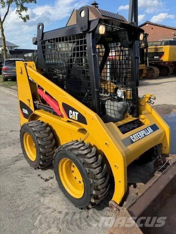 CAT 216B3 Mini incarcator