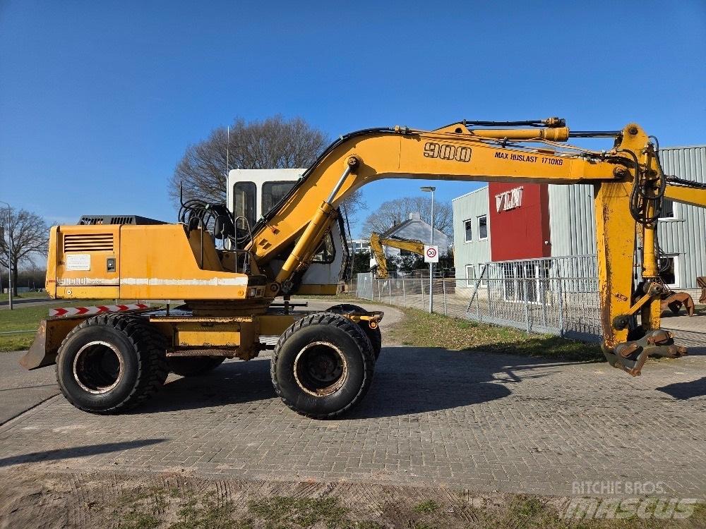 Liebherr A900 Excavatoare cu roti
