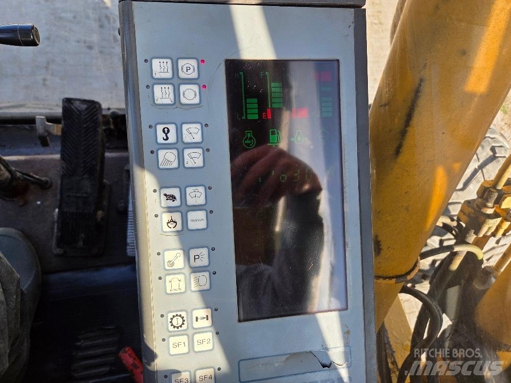Liebherr A900 Excavatoare cu roti