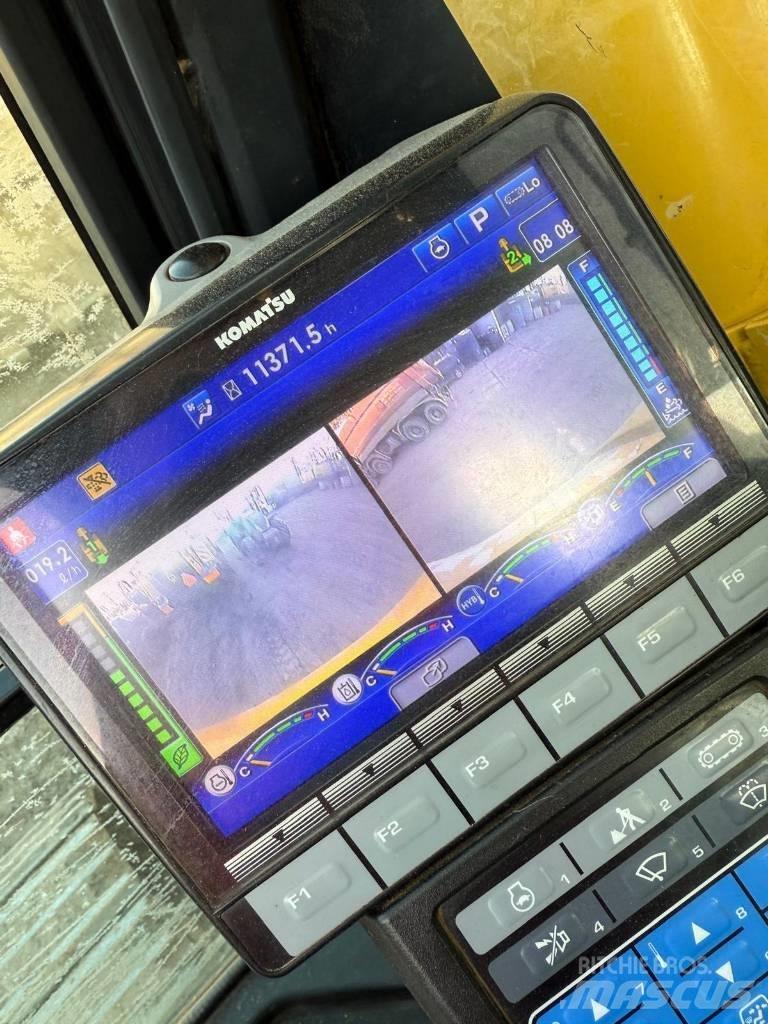 Komatsu HB 365 Excavatoare pe șenile
