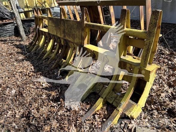 Komatsu D65PX Scarificatoare