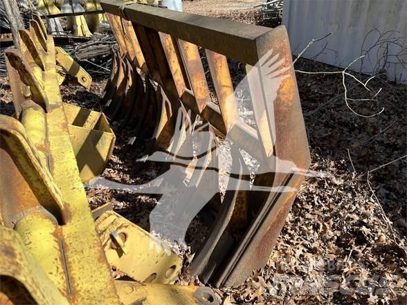 Komatsu D65PX Scarificatoare