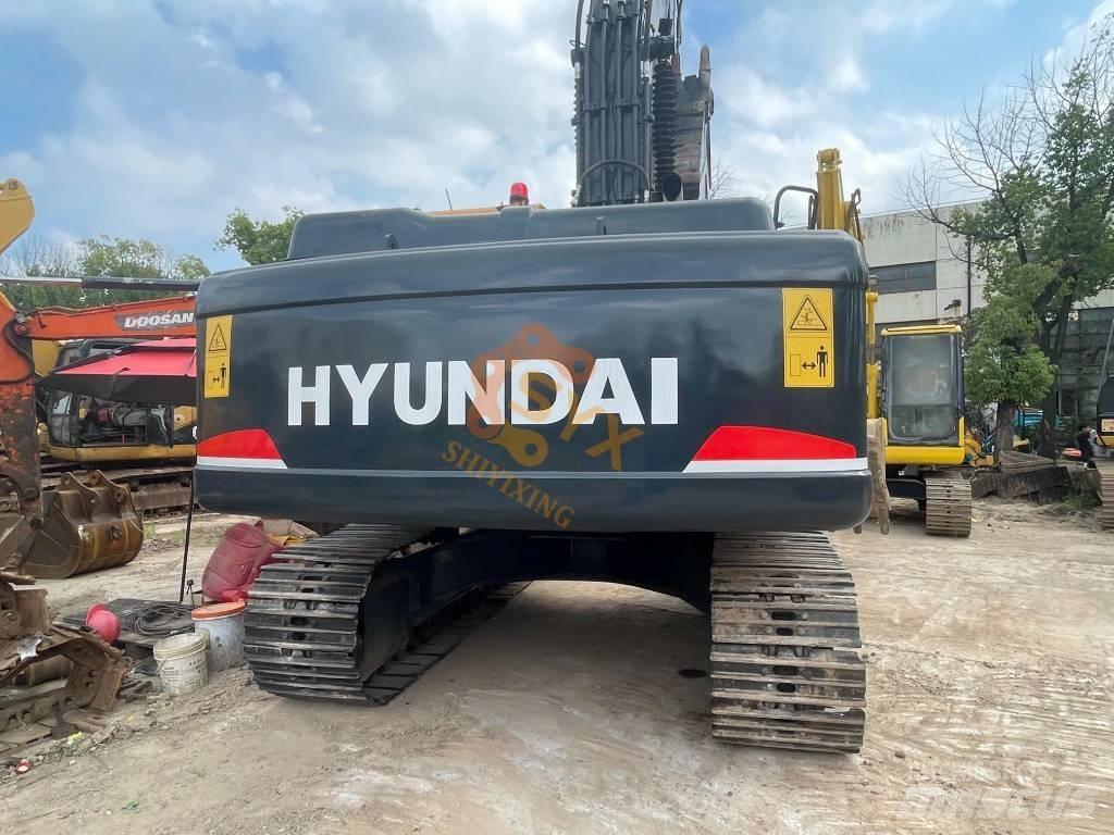 Hyundai 220 Excavatoare pe șenile
