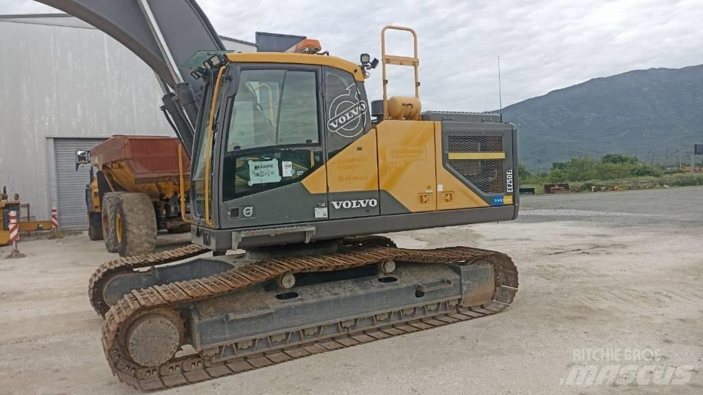 Volvo EC 250 EL Excavatoare pe șenile
