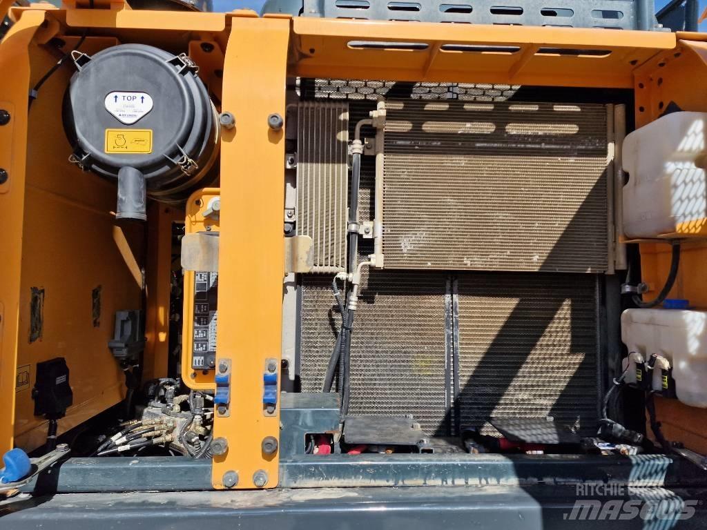 Hyundai HX 220 L Excavatoare pe șenile
