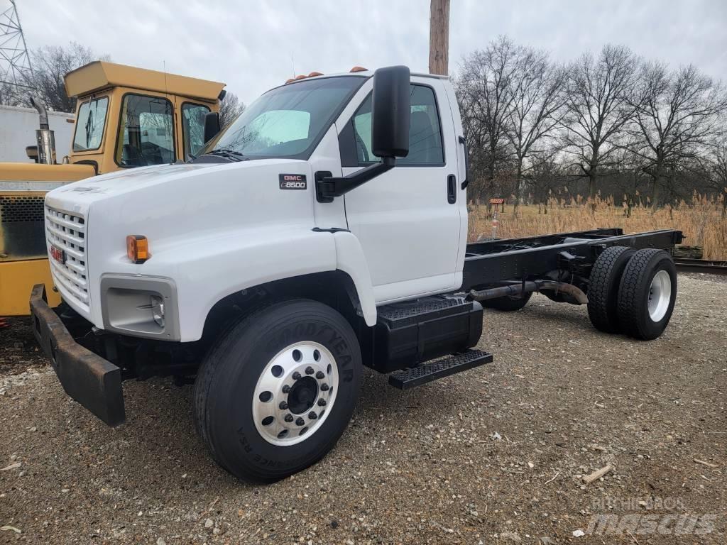 GMC C8500 Camion cabina sasiu