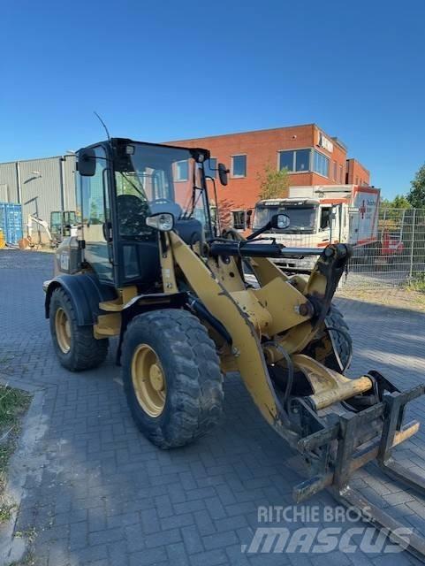CAT 908 H Incarcator pe pneuri