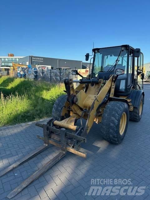 CAT 908 H Incarcator pe pneuri
