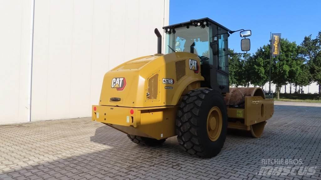 CAT CS 74 B Compactoare monocilindrice