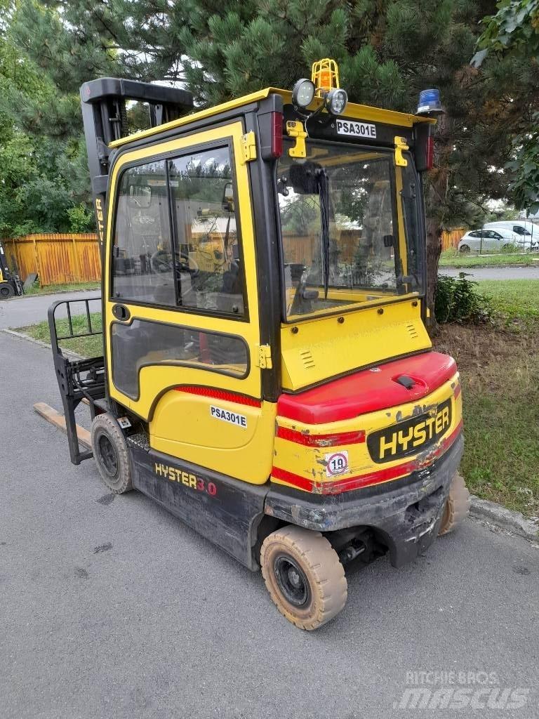 Hyster J3.0XN Stivuitor electric