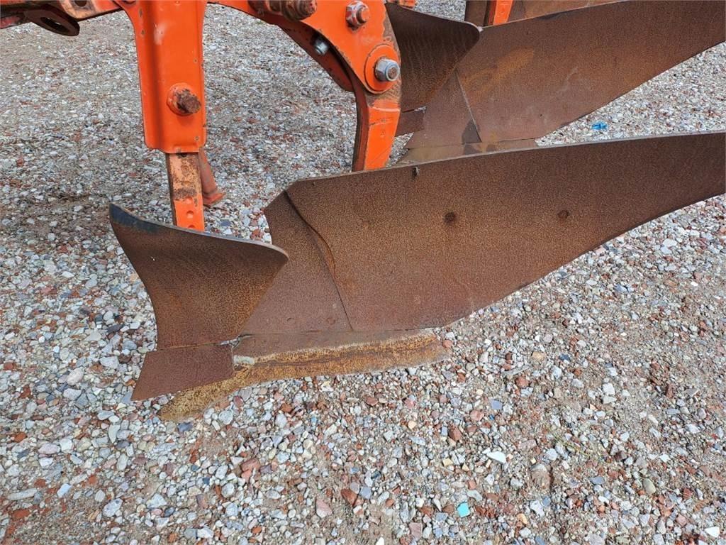 Kuhn VM 152 5T Pluguri