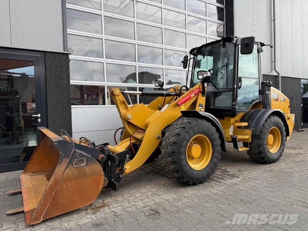 CAT 908 Incarcator pe pneuri