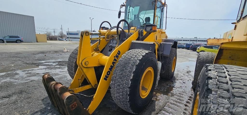 Komatsu WA 200 Incarcator pe pneuri