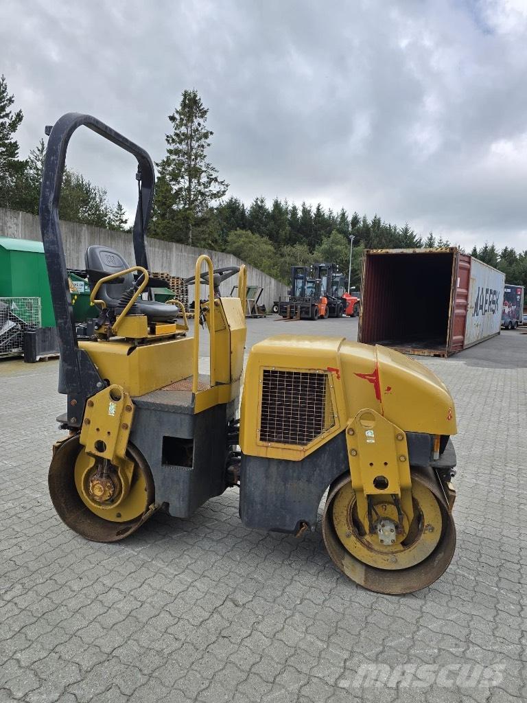 CAT CB 214 D Cilindri compactori dubli