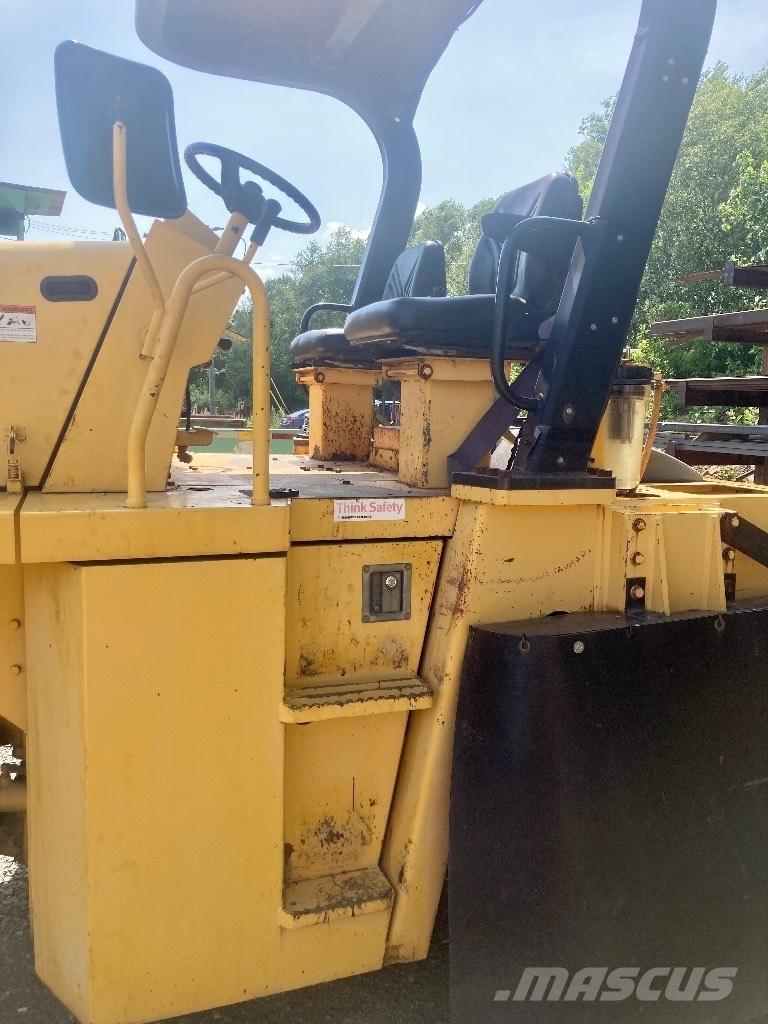 Sakai GW 750-2 Pavatoare asfalt