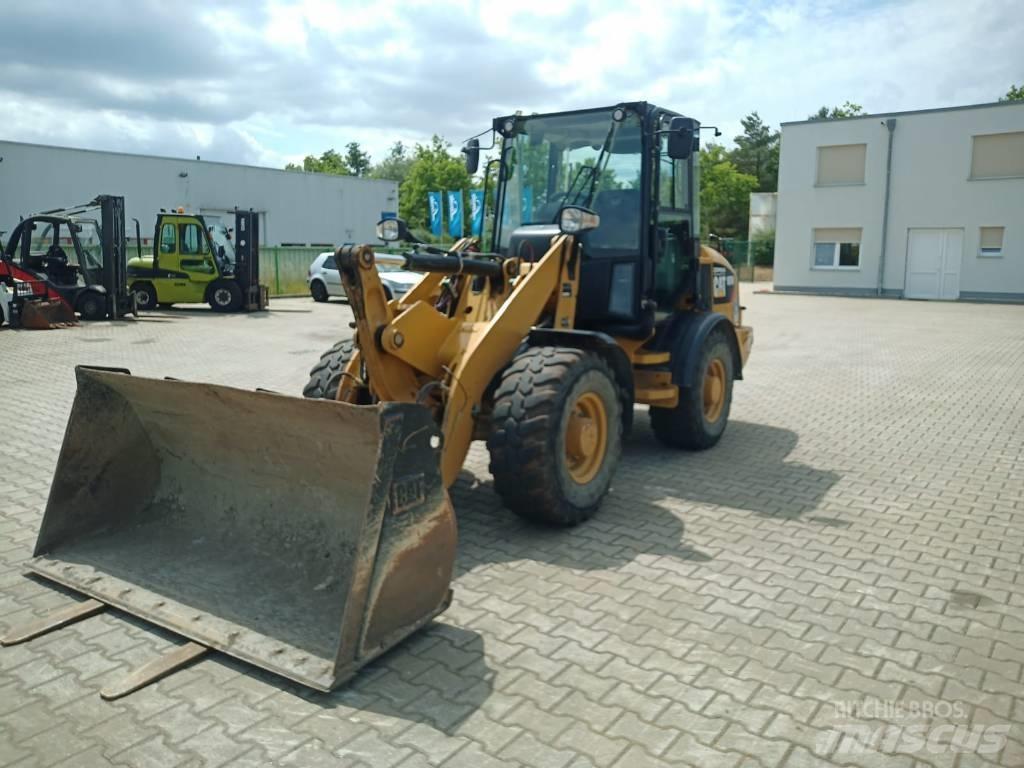 CAT 907 M Incarcator pe pneuri