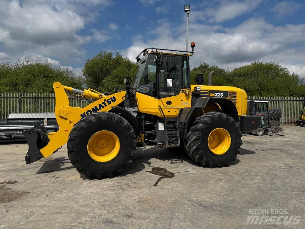 Komatsu WA320-7 Incarcator pe pneuri
