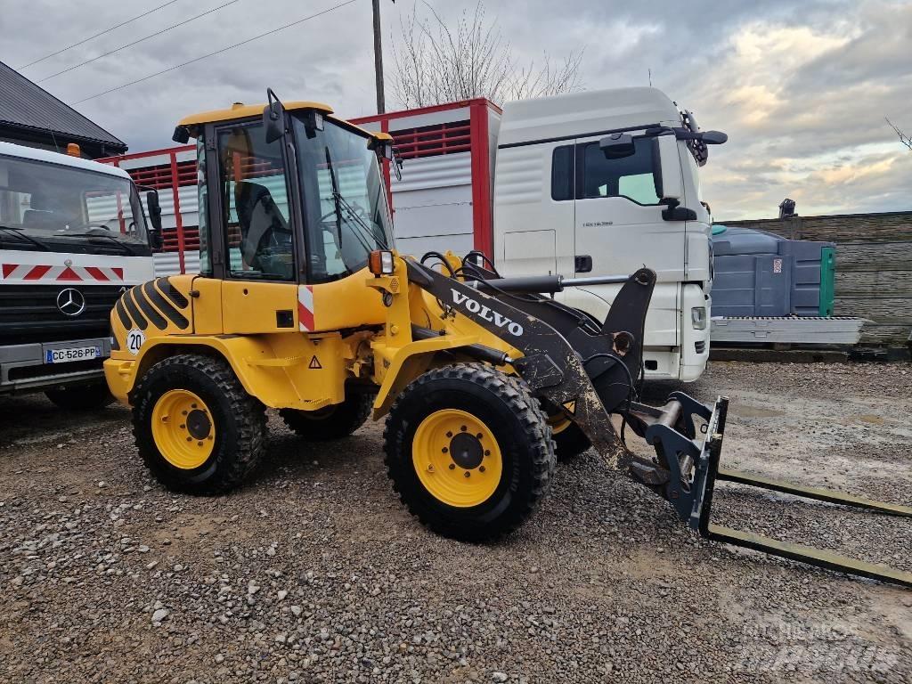 Volvo L 30 Incarcator pe pneuri