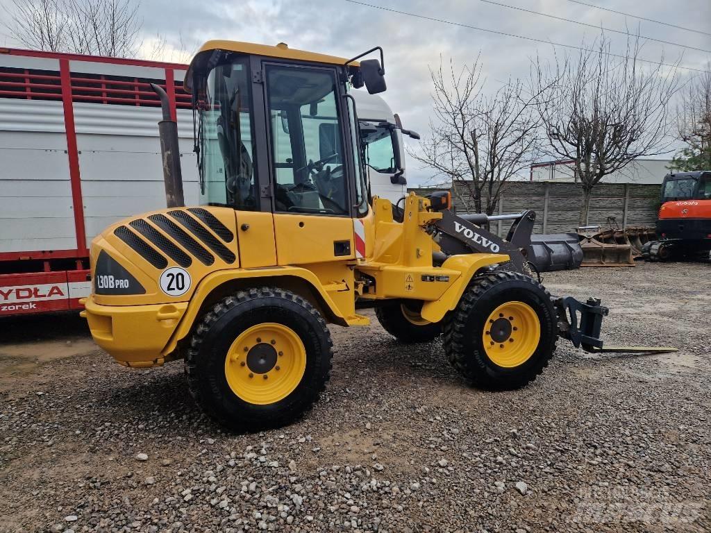 Volvo L 30 Incarcator pe pneuri