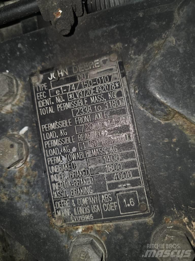 John Deere 3720 Tractoare