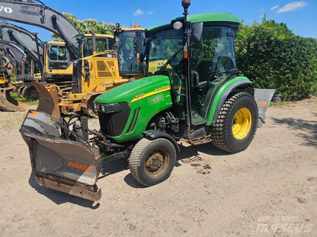 John Deere 3720 Tractoare