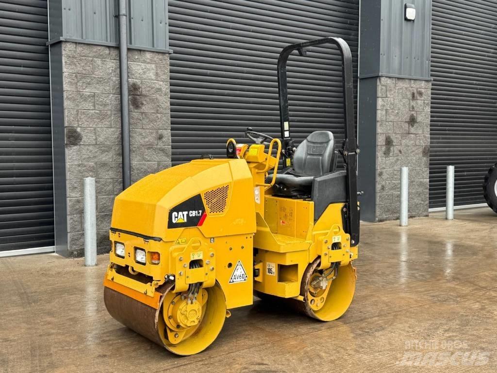 CAT CB 1.7 Cilindri compactori dubli