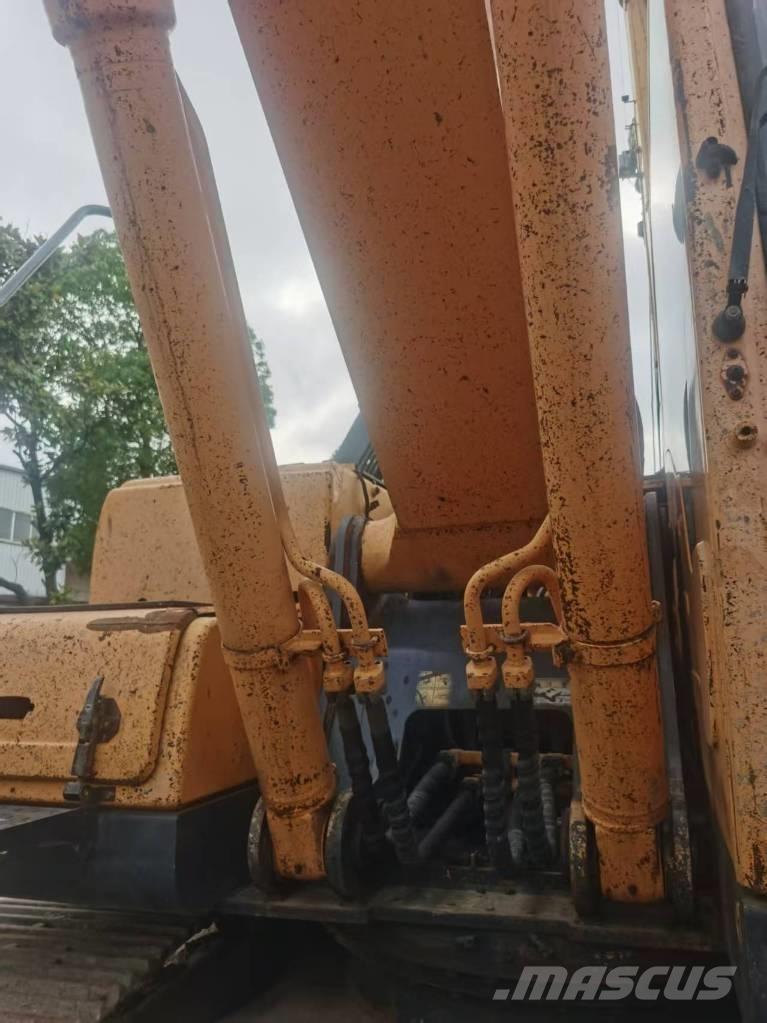 Hyundai R220LC-9S Excavatoare pe șenile

