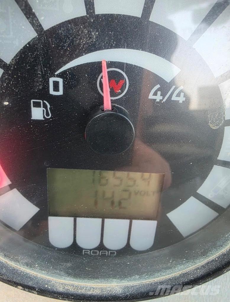 Wacker Neuson 850 Incarcator pe pneuri