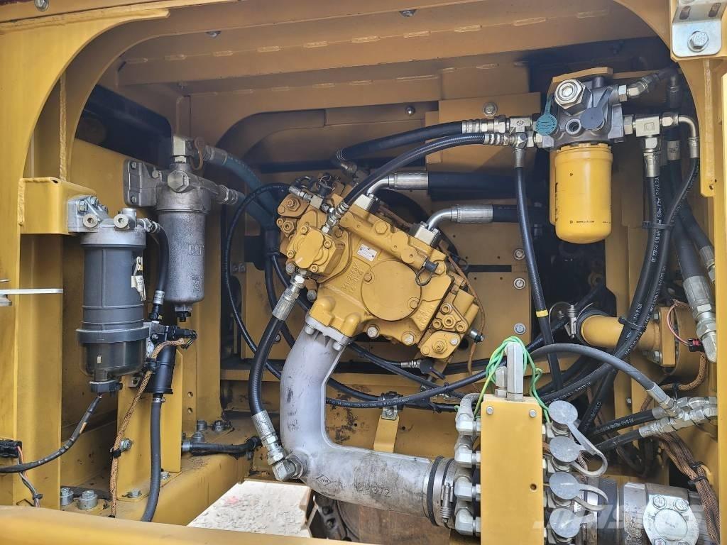 CAT 330FL Excavatoare pe șenile
