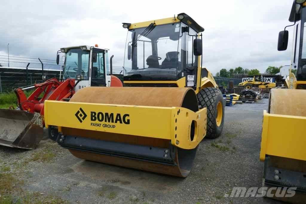 Bomag BW 213 DH-5 Compactoare sol