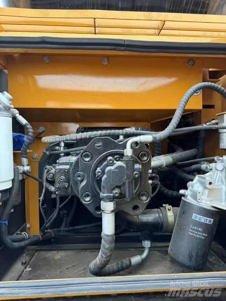 Sany 215C Excavatoare pe șenile
