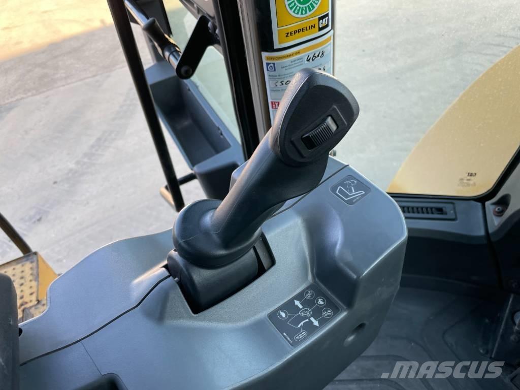 CAT 950M Incarcator pe pneuri