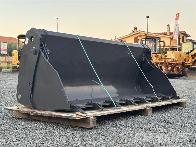 New Holland 220 Pistoane