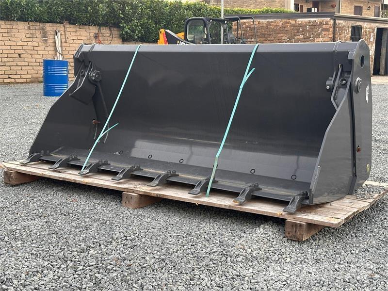 New Holland 220 Pistoane