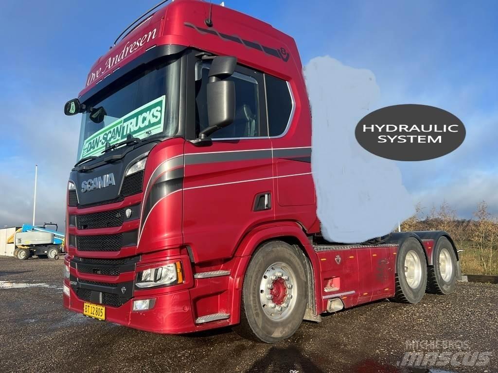 Scania R650 6x4 Autotractoare